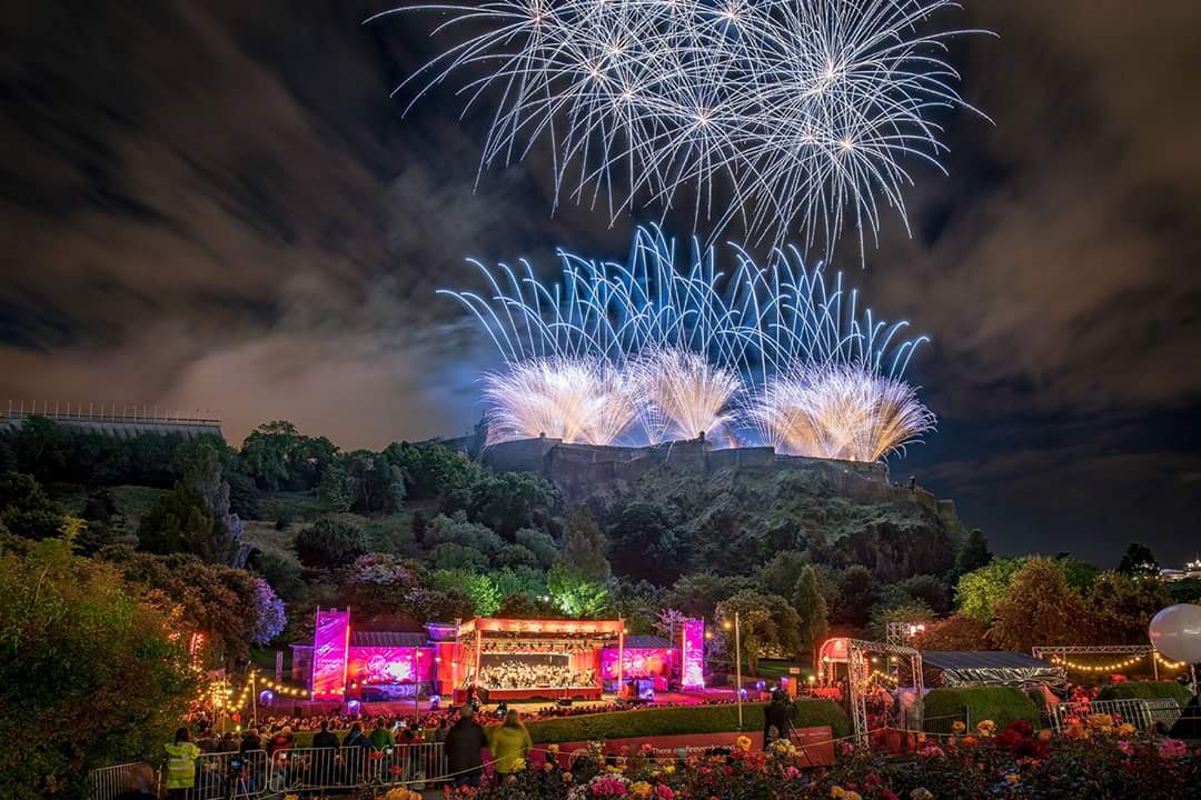 TomClems's tweet photo. Virgin Money Fireworks Concert Monday 27th August 2018 with @specializedsecu keeping you safe @NOEAnews @SCOmusic @eventsbase_news https://t.co/cE2yxeX1ni
