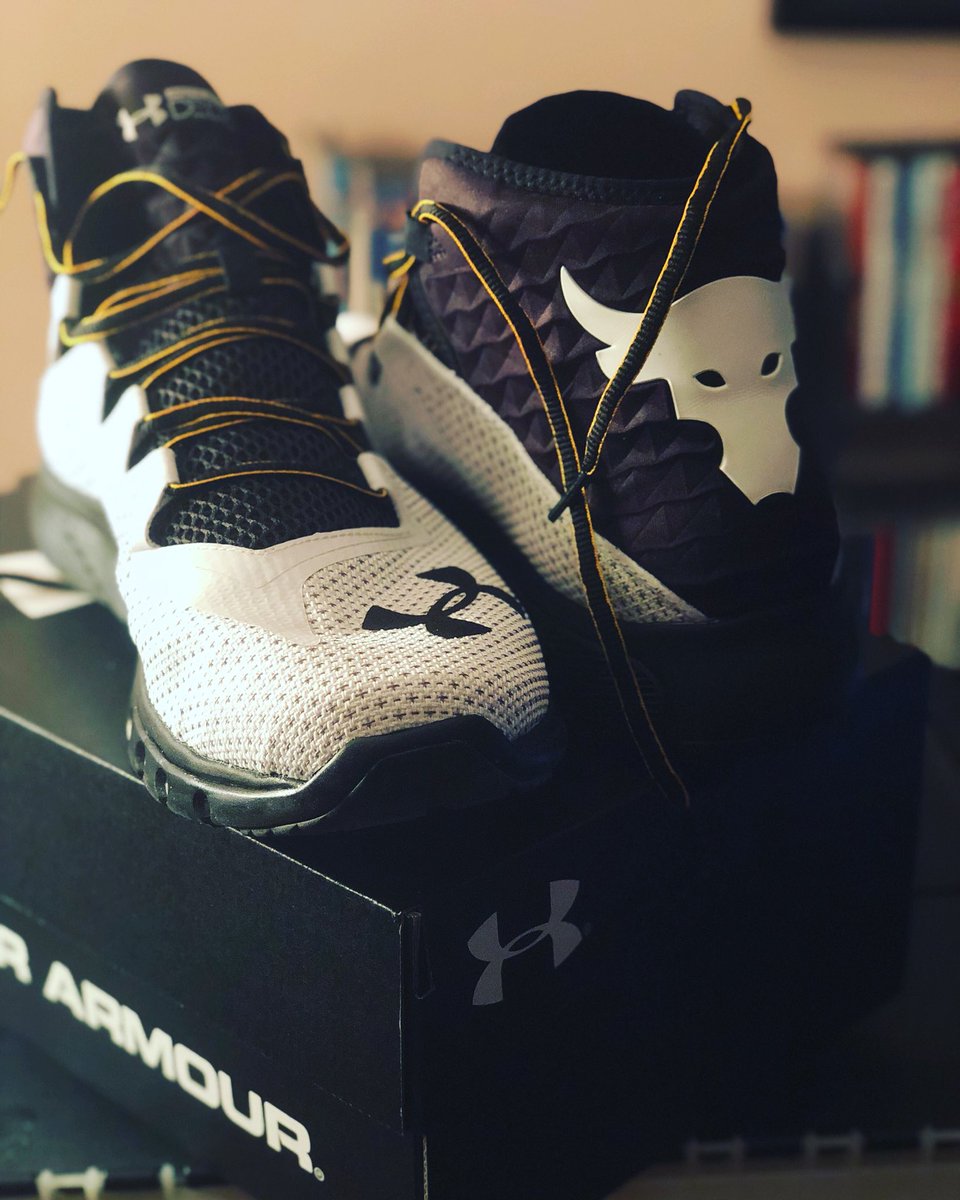 TheRealDTLew's tweet photo. My @underarmour @therock Deltas came today! Super excited to rock these bad boys. #UnderArmour #TeamUnderArmour #TheRock #DwayneJohnson #rockdelta #newkicks #sneakers #workout #gym #TeamRock https://t.co/na532SnrTl