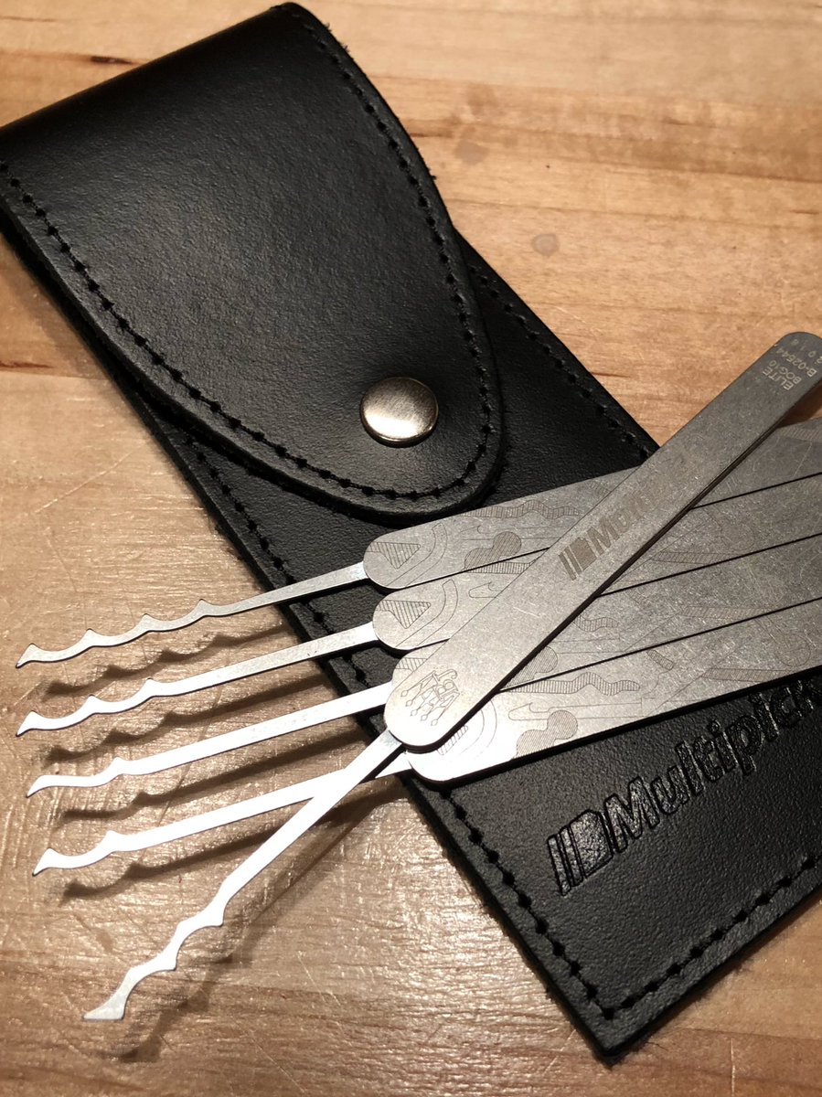 Hollotec's tweet image. The level of craftsmanship and attention to detail in the these Bogotá’s supplied by @Multipick are amazing. If you zoom in, you can see the laser engraved handles that provide more grip. #Lockpicking #lockpicktools