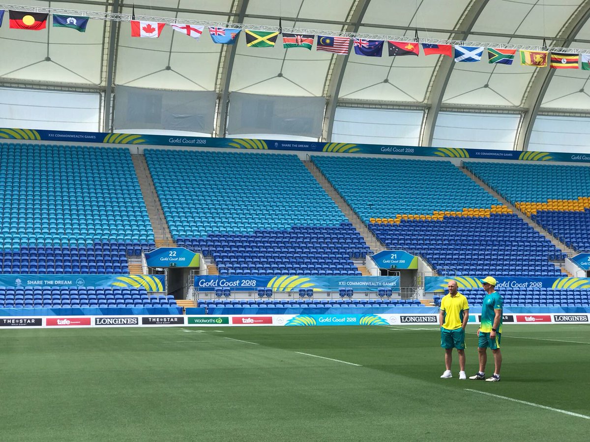 Well he may not be playing with us, but he’s here in person. Great to have @chuckystannard with the team on Gold Coast @Aussie7s @CommGamesAUS  #GC2018 #TeamAUS