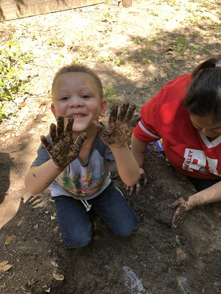 Cubcare02's tweet photo. When we read a book about mud we have to extend the learning and play in mud! First time experience for several of them. Learning is messy and fun in pre-k😁 #PVlionpride #ECISDtweets #prekexplorers https://t.co/2UECEGbKdJ