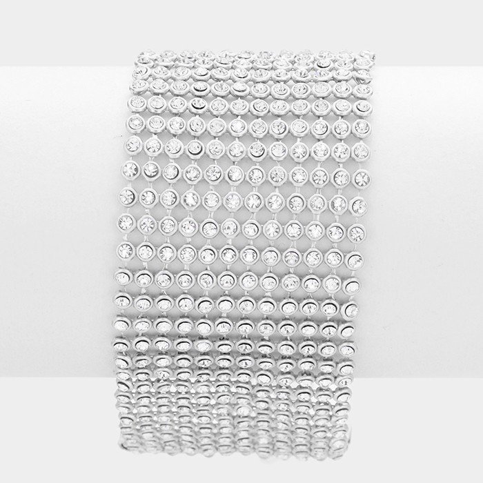 JustOneBeautyFU's tweet photo. Are you in the midst of building your #Empire? When networking at your next event, wear your bracelet or ring eye level by wearing it on the hand that you use to hold your drink or plate. Visual, eye-catching #jewellery can break the ice and lead to #profitable conversations. https://t.co/o8lDQ711Cv