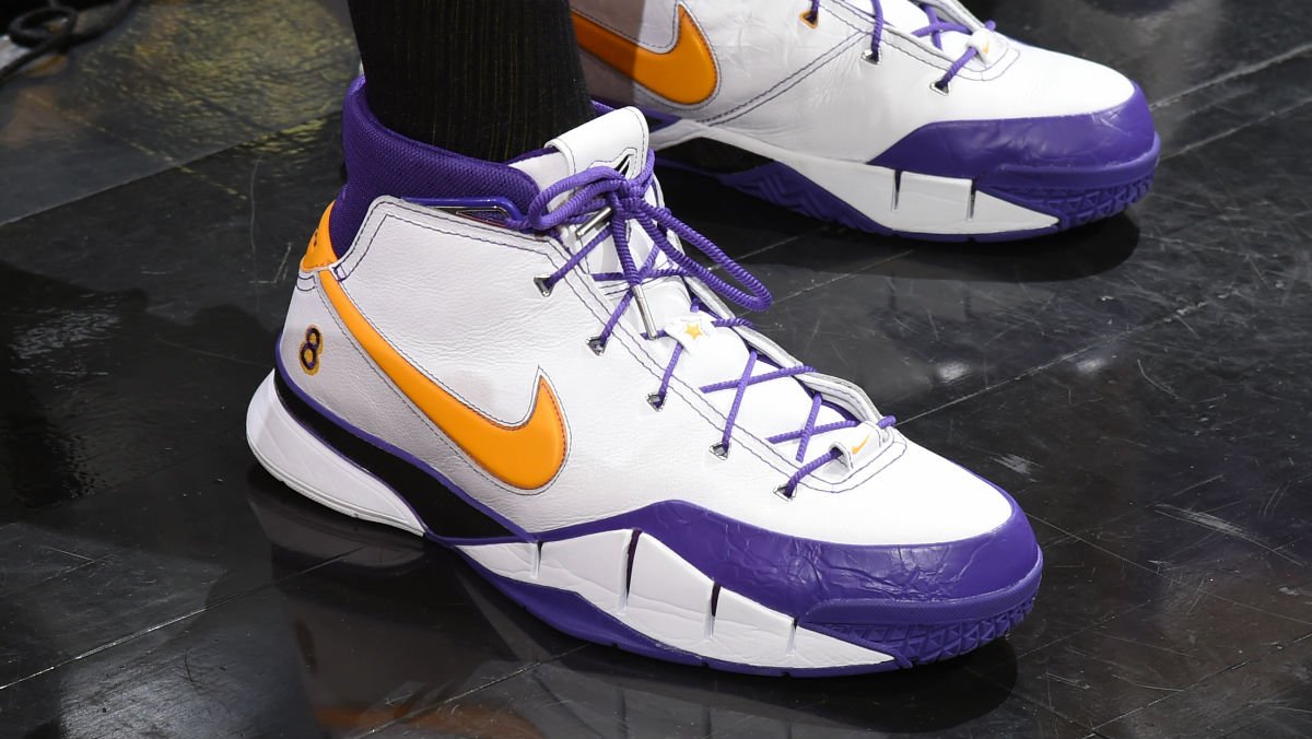 kobe 1 protro close out
