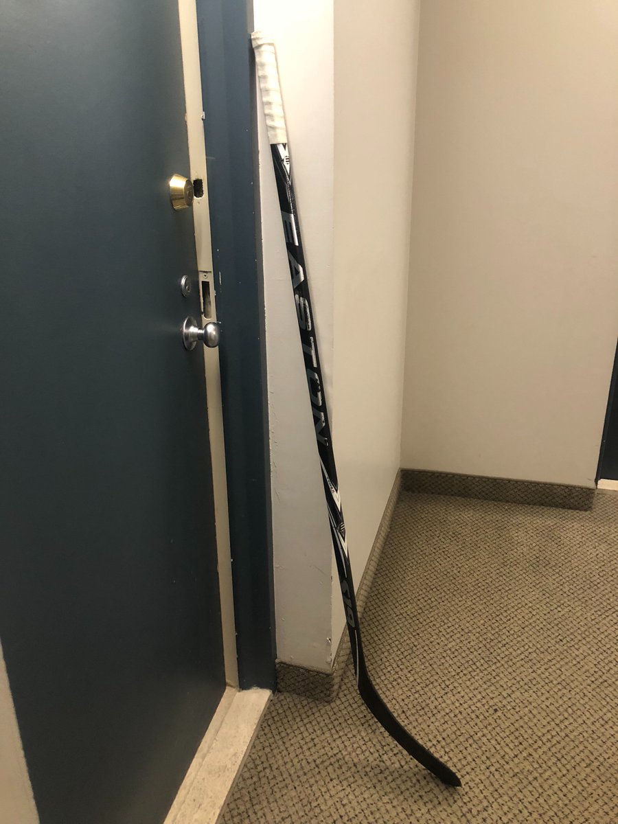 canucklehead013's tweet photo. A Vancouverite in Montreal
#SticksOurForHumboldt https://t.co/rOaUDg5Ila