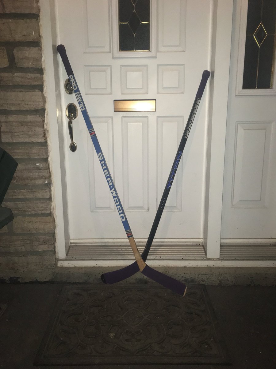 quikk's tweet photo. Sticks out for the Humboldt Broncos tonight. Love and prayers to the team, their families, friends and to all affected by this tragedy 🙏🏒
#sticksforhumboldt #sticksoutfortheboys #getyoursticksout #PutYourSticksOut #humboldtstrong #humboldtbroncos #PrayersForHumboldt https://t.co/zdSiMB5dp4