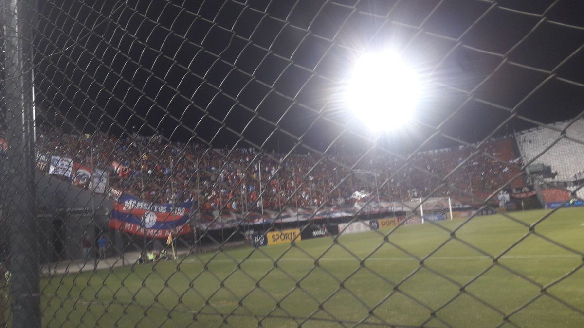 XimeAcosta31's tweet photo. #AppCerro @TigoSportsPY 
Porque vos desde chico sos mi enfermedad🔵🔴
Porque de pendejo me enseñaron a quererte a seguirte a todas partes donde vayas a jugar🖐💙❤ https://t.co/RFwZhu1o89