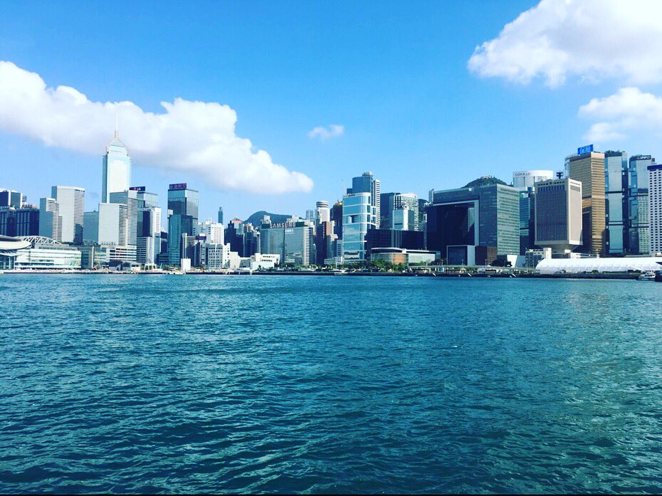 Fractal_Labs's tweet photo. Sunny skies and clear water - such a peaceful way to start the day before gathering for the #dbsaccelerator 😌 https://t.co/EzbRfulRV0
