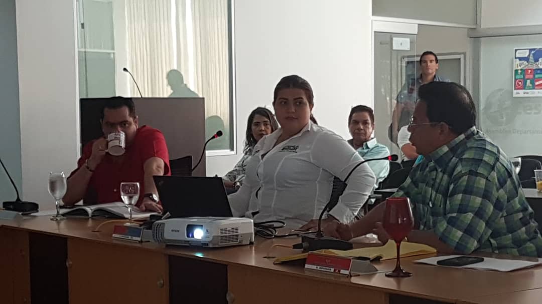 serdeportescesa's tweet photo. La Secretaria de Recreación y Deportes, Yeny Alcocer Plazas, presentó un completo balance Ante la Asamblea del Cesar de lo logrado durante estos años en el Departamento en materia deportiva.  En el 2018 en el Cesar #VamosPorMás triunfos deportivos. https://t.co/Rbyubiblvg