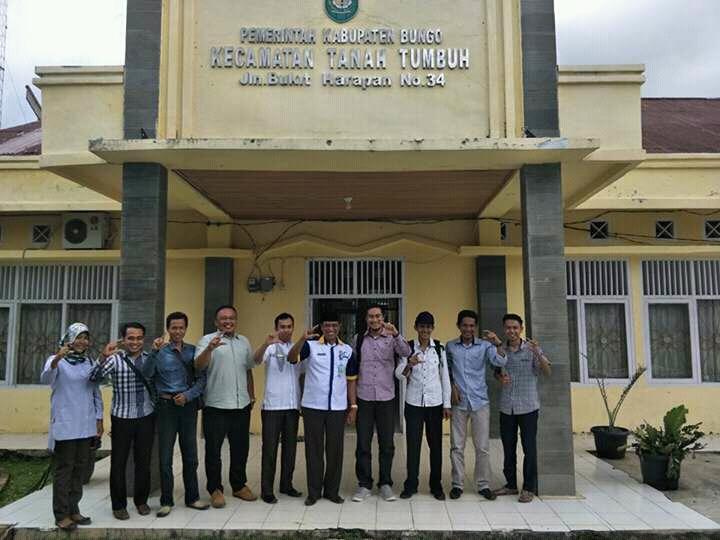 Nopikhalif's tweet photo. Kuker TA Provinsi yg didampingi TA kab, PD dan TPID koordinasi dg tim kecamatan
#ManfaatDanaDesa 
@TPPI_JAMBI 
@tppindonesia https://t.co/3CncSuBn7G
