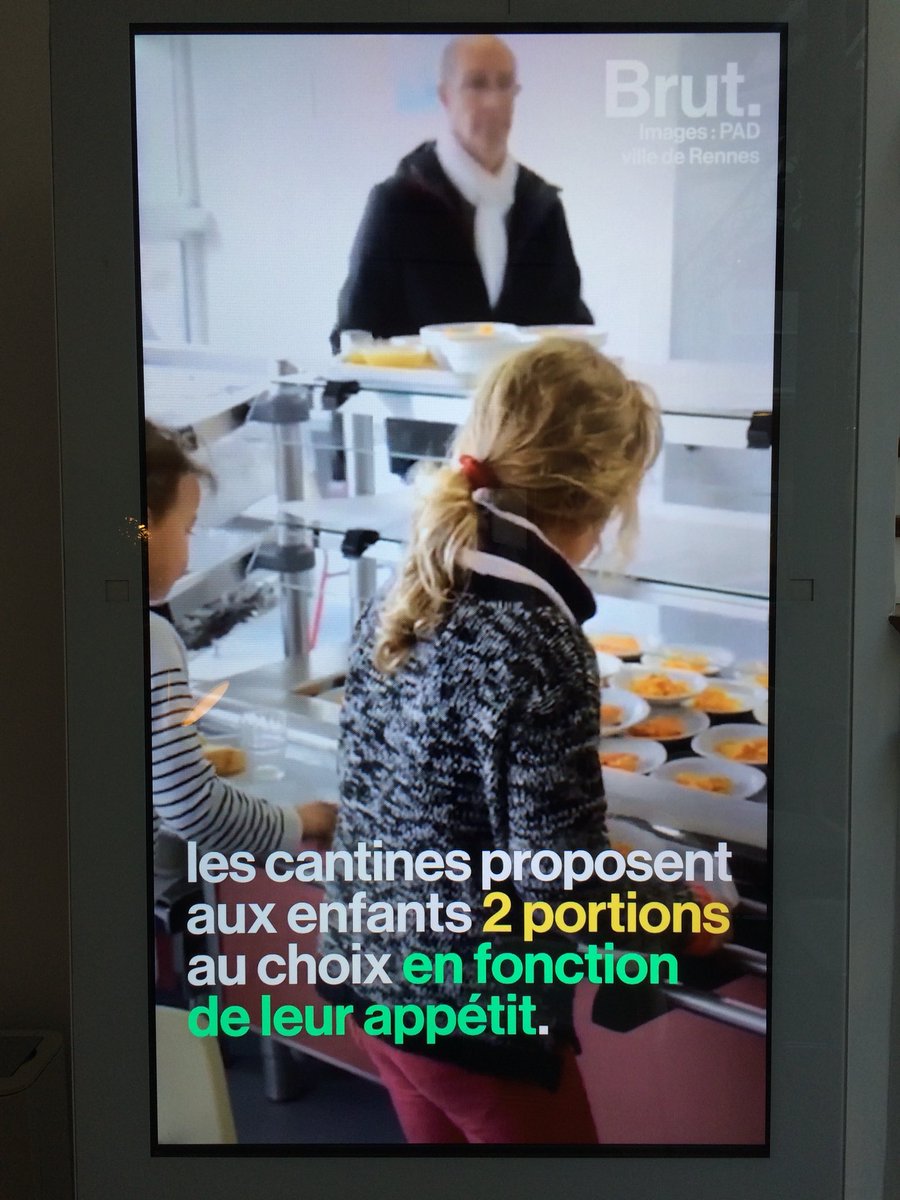 Innovation en #compublique: la ville et la métropole de #Rennes inaugurent un partenariat inédit avec <a href="/brutofficiel/">Brut FR</a> pour diffuser des reportages d’actualité rennaise en vidéo verticale surtitrée sur les panneaux numériques @ClearChannelFr. Un nouveau #média de rue est né !