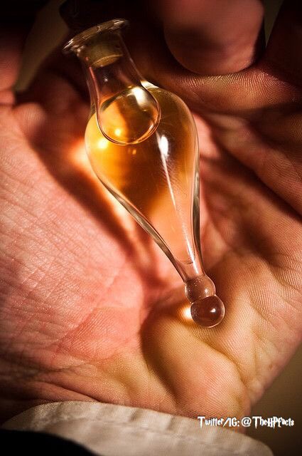 TheHPfacts's tweet photo. A vial of Felix Felicis 😍

Retweet for Good Luck! https://t.co/xOrIX4xLXW