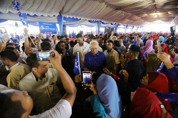 View image on Twitter