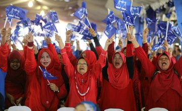 View image on Twitter