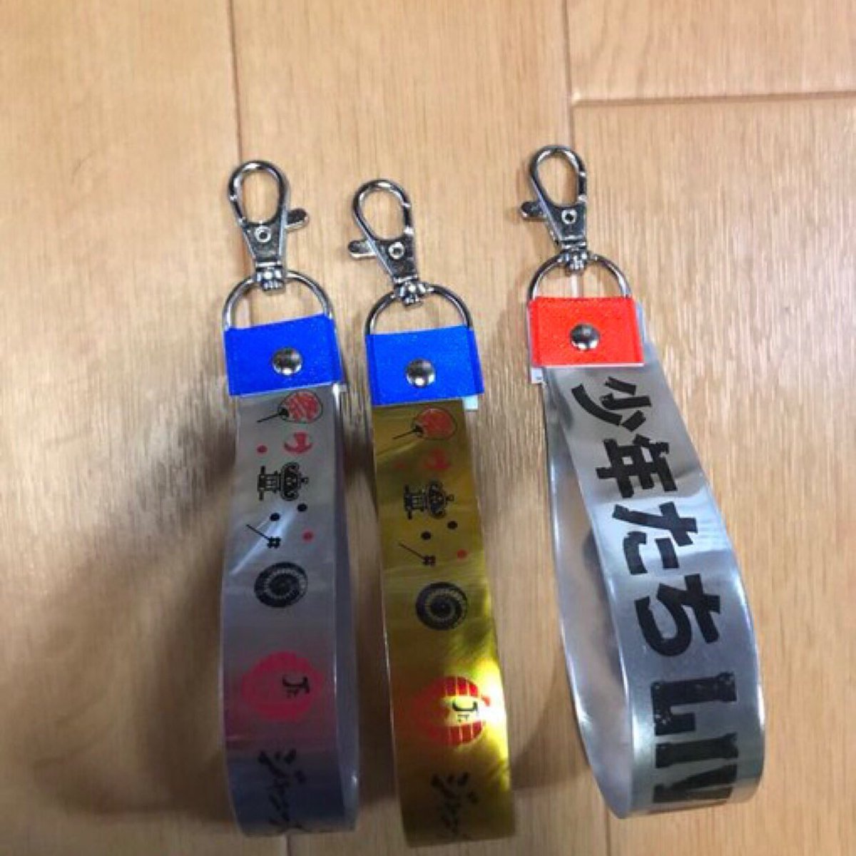 JYJ 銀テープ Dak2DjYV4AAJ_ze.jpg