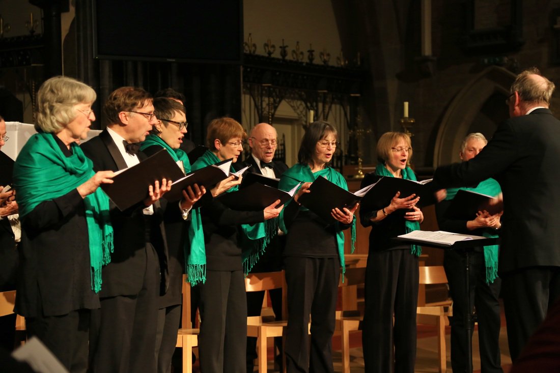 Keen a cappella singers alert - do come and join Saint Martin Singers on Tuesdays from 1st May, preparing for summer and autumn events - mailchi.mp/fed7d5814dc8/t…