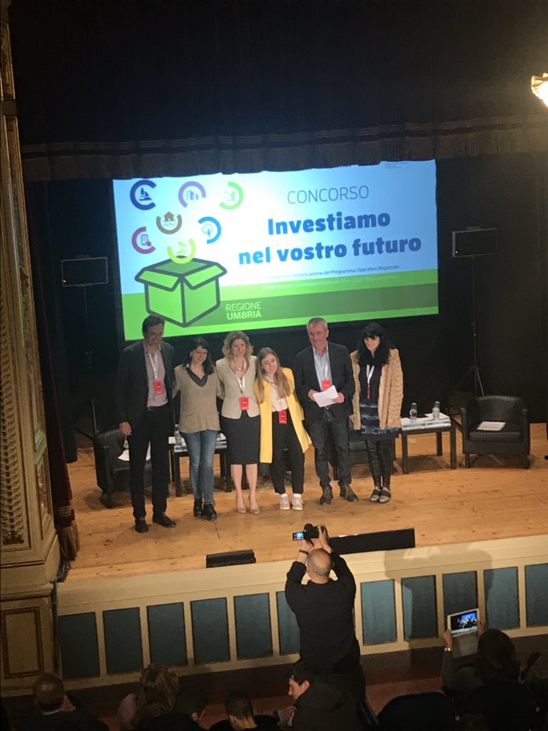 _____alessia___'s tweet photo. Il liceo scientifico Galeazzo Alessi di Perugia è il vincitore del concorso regionale ASOC sull’utilizzo dei fondi europei. #gNe #gNeLabers #gnelabjr #ijf18 #teatrodellasapienza @gNellerba https://t.co/l7utjU2tA4