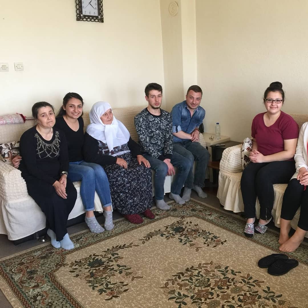 Ak 75.yil (@ak75l) on Twitter photo 75.Yil Mahallesi Genclik Kollari Olarak Mahallemiz Sakinlerimizden Filiz Teyzemizin Ziyaretinde bulunduk,Volkan Başkanımızın Selamını iletip Dualarını Aldık..
#yeregogesigmayi75yiliz
#sultanderehepsahada
@v_dogan26
<a href="/HalilAcarturk/">Halil Acartürk🇹🇷</a>
<a href="/Ak_Eskisehir/">AK Parti Eskişehir 🇹🇷</a> 75.Yil Mahallesi Genclik Kollari Olarak Mahallemiz Sakinlerimizden Filiz Teyzemizin Ziyaretinde bulunduk,Volkan Başkanımızın Selamını iletip Dualarını Aldık..
#yeregogesigmayi75yiliz
#sultanderehepsahada
@v_dogan26
<a href="/HalilAcarturk/">Halil Acartürk🇹🇷</a>
<a href="/Ak_Eskisehir/">AK Parti Eskişehir 🇹🇷</a>