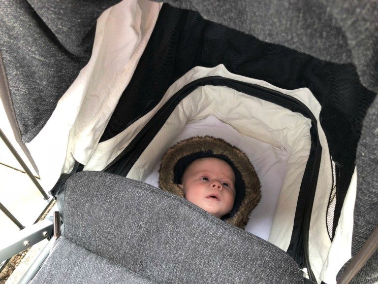 What a cutie in the Quantum Classic  
😍
mrsshilts.co.uk/2018/03/diono-…