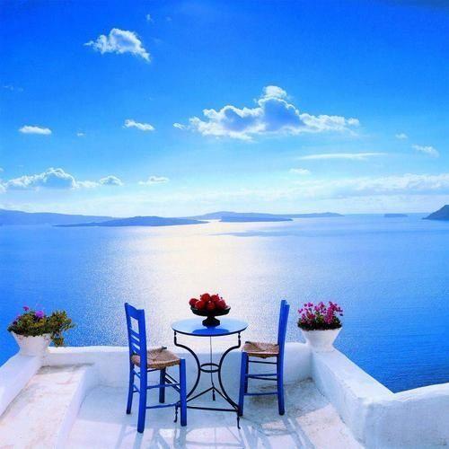 NationalGeograC's tweet photo. Un desayuno aqui... Santorini. https://t.co/1trPLUIOHM