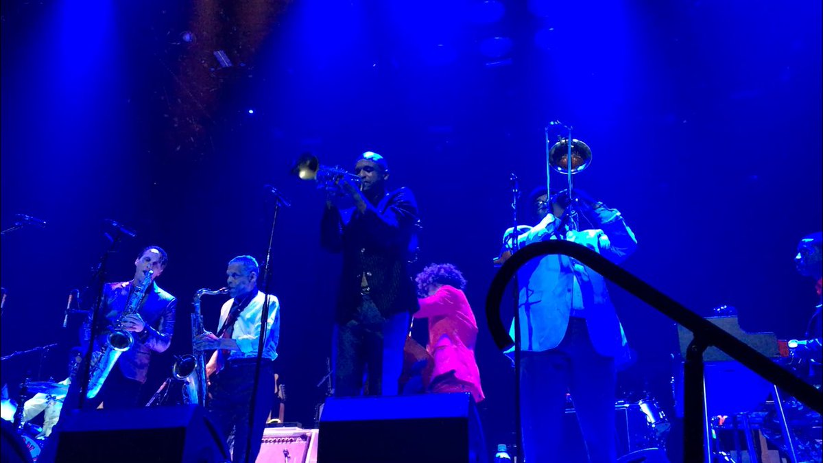 zerlinavulliamy's tweet image. Thank you thank you @arcadefire and @PresHall, you blew my mind last night. A truly magical show x