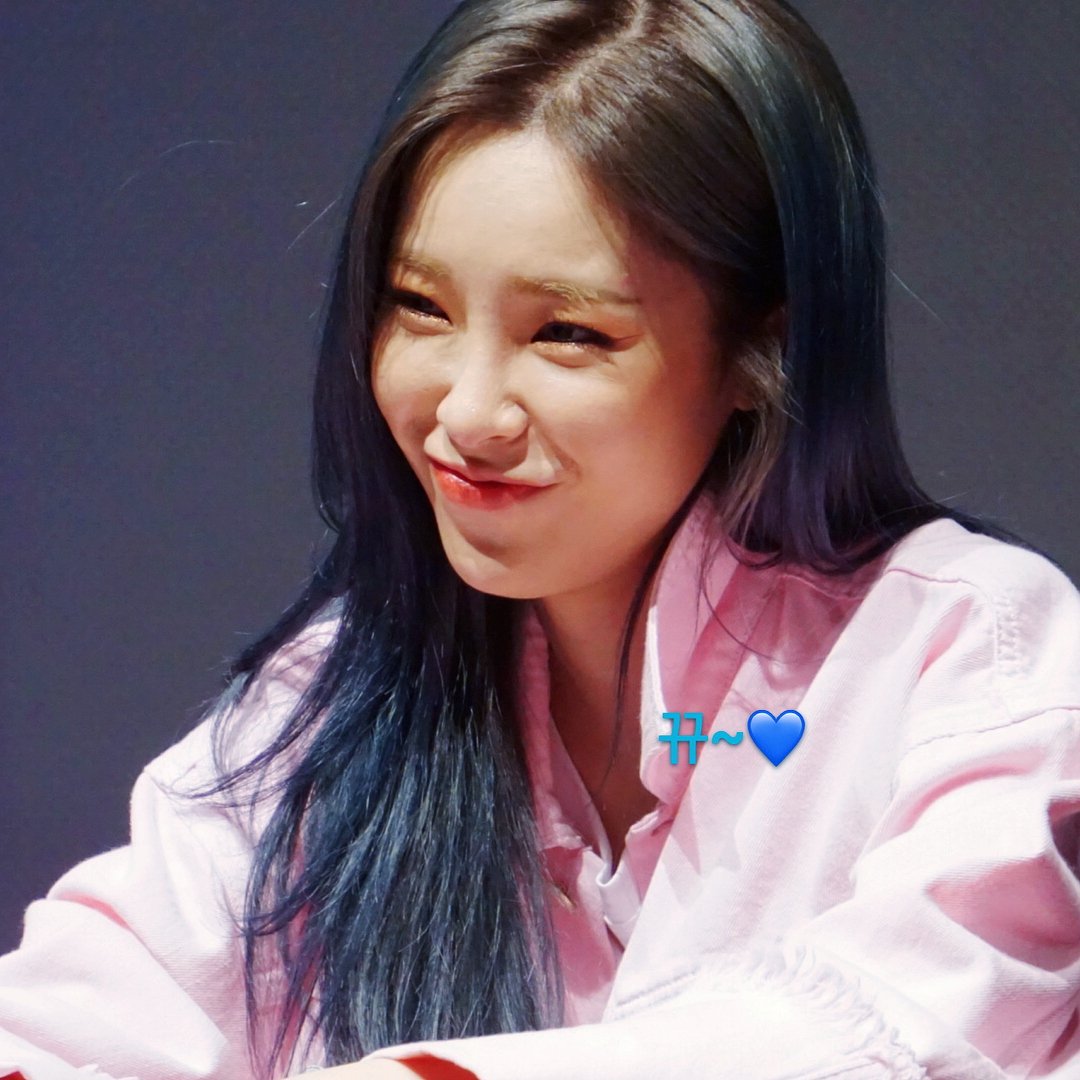 helloheize's tweet photo. 180410 ♡ Wind mini album fansign 
© unnie_dduck https://t.co/P0XaK0iTPE