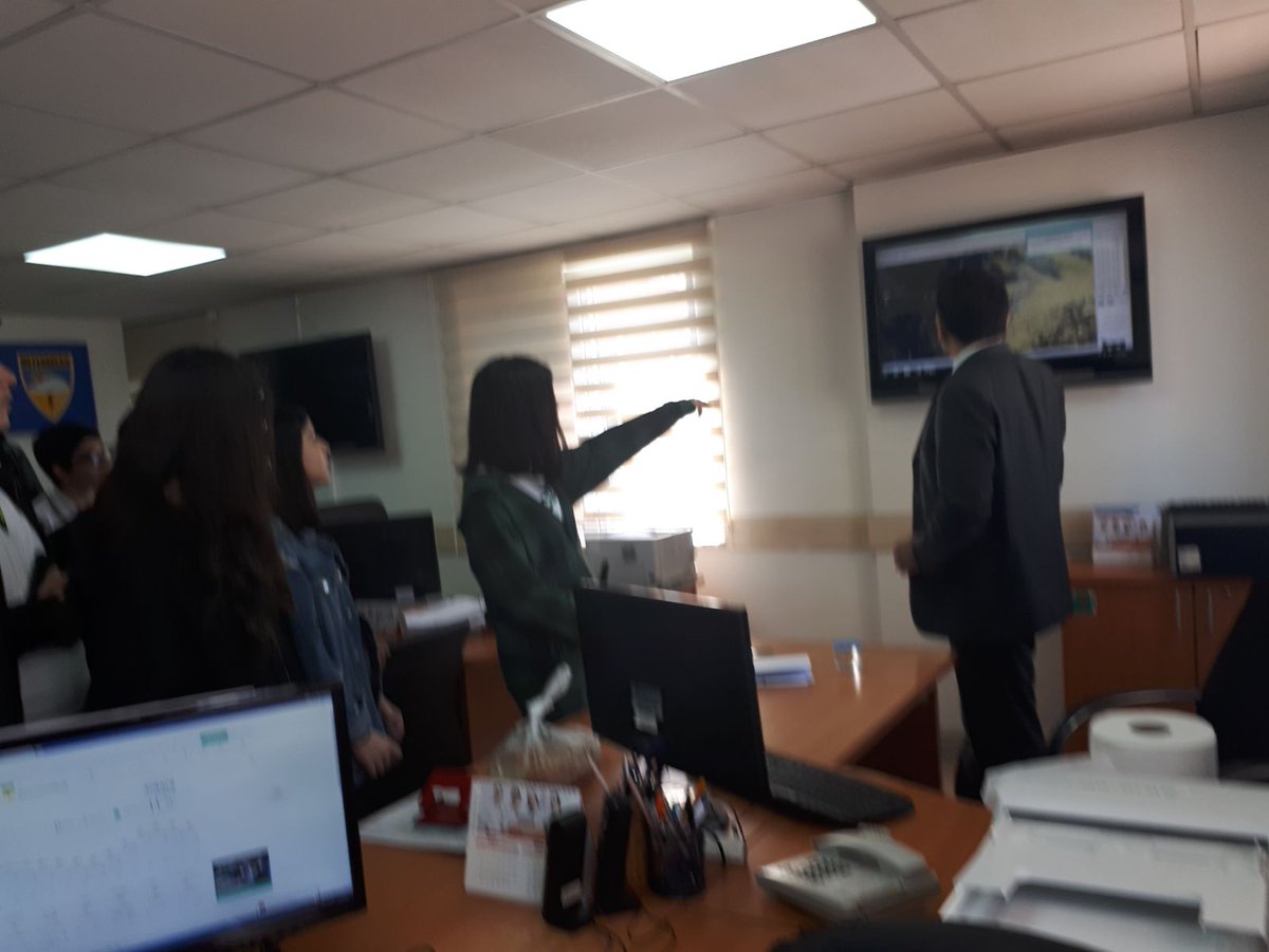 9. sınıflarımız örneklerden yararlanarak hava durumu ile iklim özelliklerinin etkileri açısından karşılaştırma, iklim elemanlarının günlük hayata etkilerini inceleme kazanımlarından yola çıkılarak meteoroloji istasyonunu ziyaret ettiler. (Coğrafya Etkinliği)