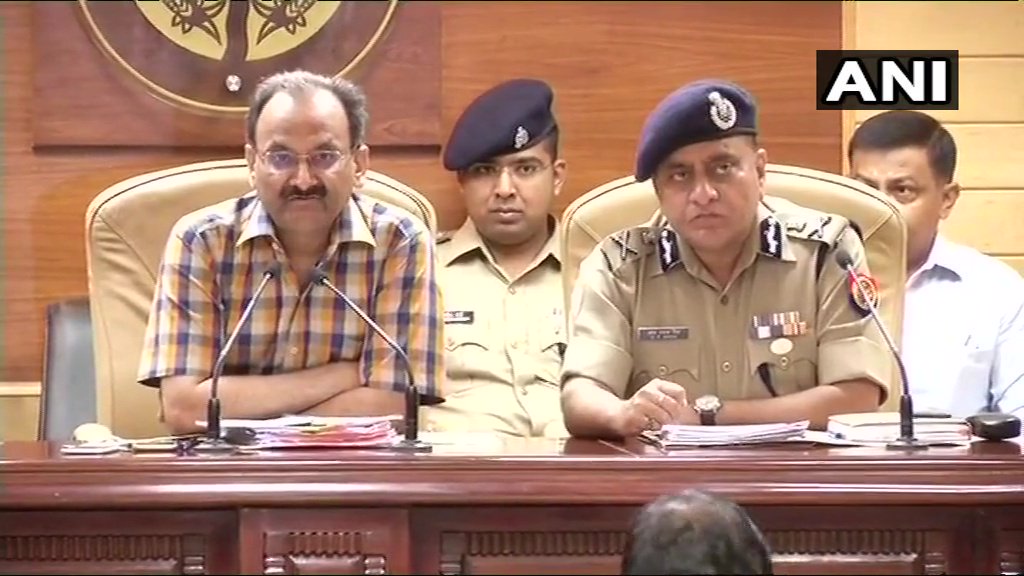news24tvchannel's tweet photo. Unnao rape case: UP Govt assures fair probe against accused MLA #Unnaorapecase #UPGovt #fairprobe https://t.co/OM3KfEAZmQ https://t.co/XtFXiXLwxu