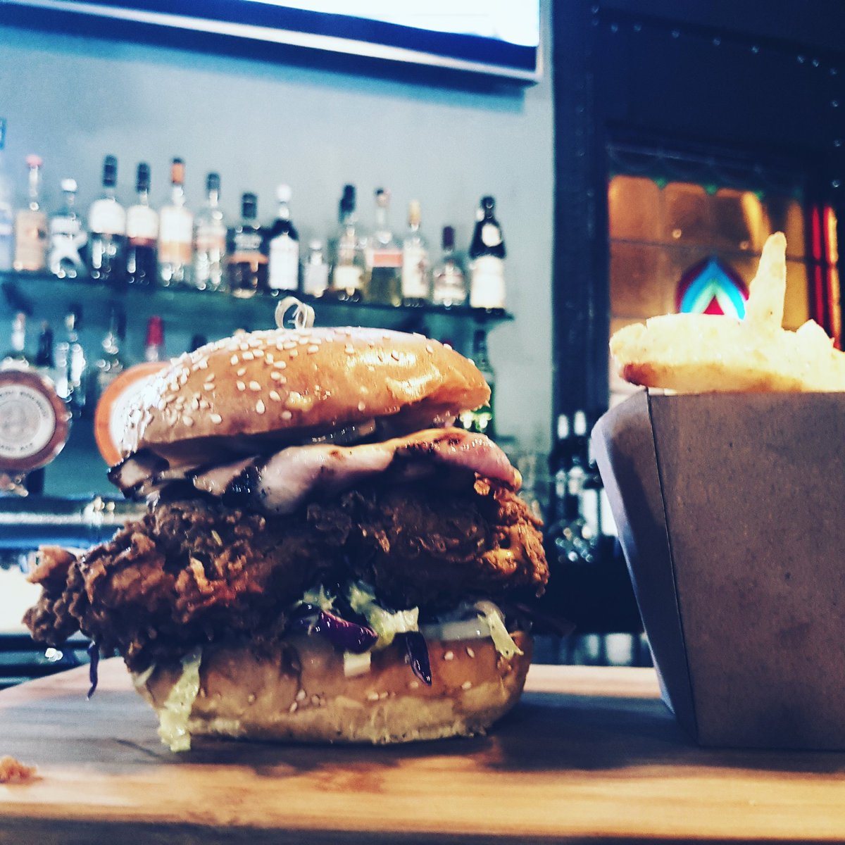 Ambassadorsadl's tweet photo. The most amazing burger you'll find in Adelaide 😍😍
Only $20 and on Thursday's and Friday's we'll even give you a free pint! https://t.co/oCteEPrCx1
