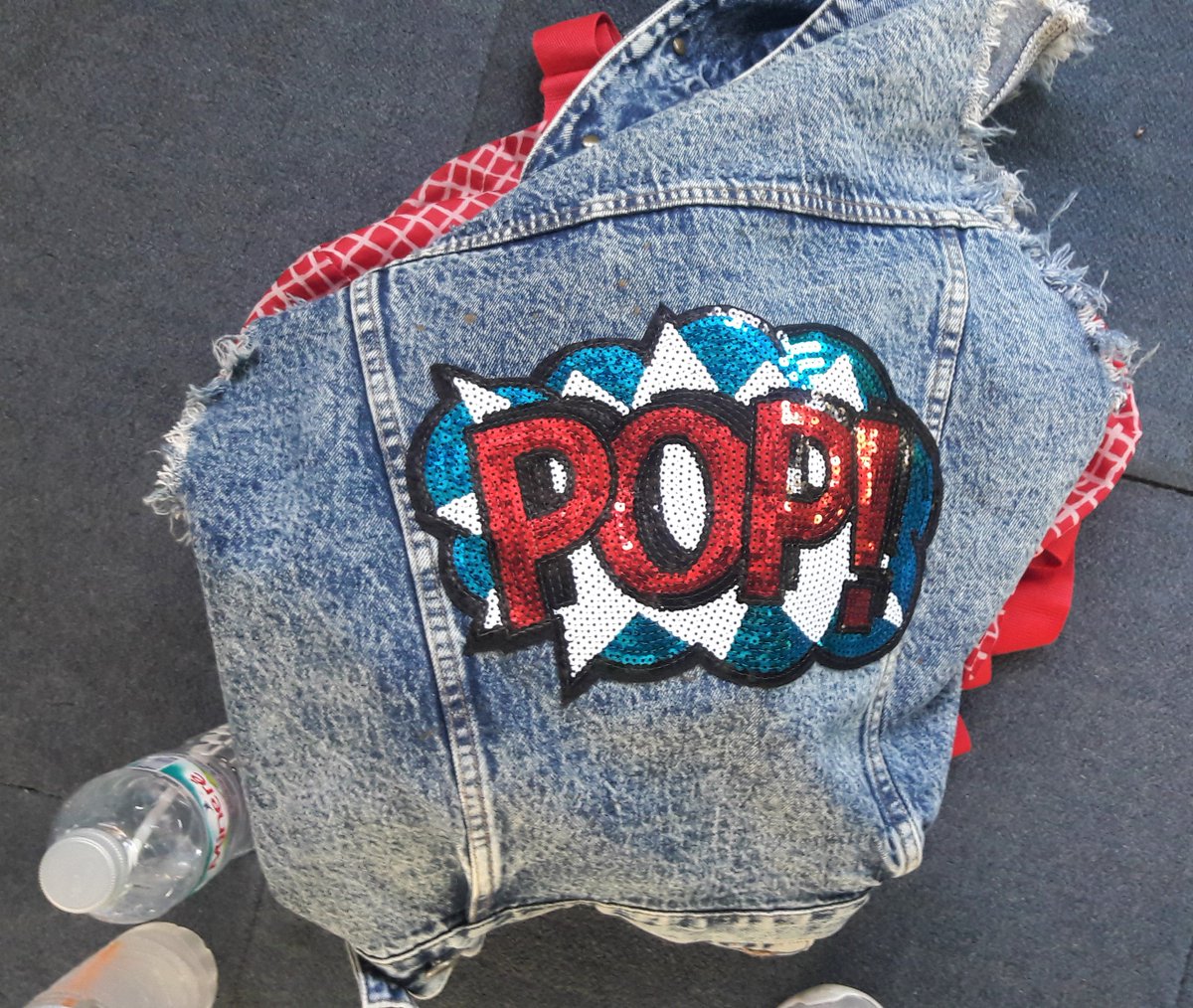 Joyly's tweet photo. My reworked denim vest made by me 😊🍄🍭🍩🥧❤️https://t.co/9LBkPMYU2f 

#etsy #handmade #unique #oneofakind #reworked #reworkedvintage #vintage #denim #patcheddenim #patches #jacket #KodChaPhorn #Joyly #Bangkok #Thailand #USA #etsyfinds #workout #positivethinking https://t.co/lGhuj0vA3Q