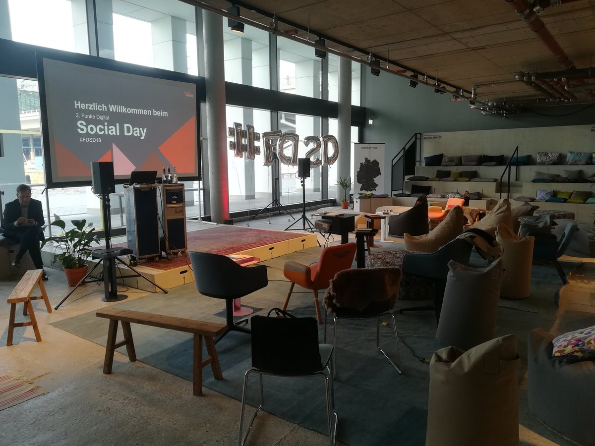 Alles richtig gemacht. Wer so tagt, braucht keine Couch mehr. #fdsd