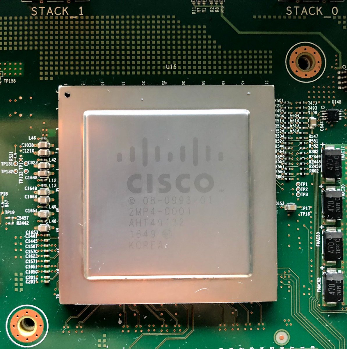 LukaszBromirski's tweet image. I love the smell of ASICs in the morning. #CDF #UADP #CloudScale @CiscoPoland #SEMaker