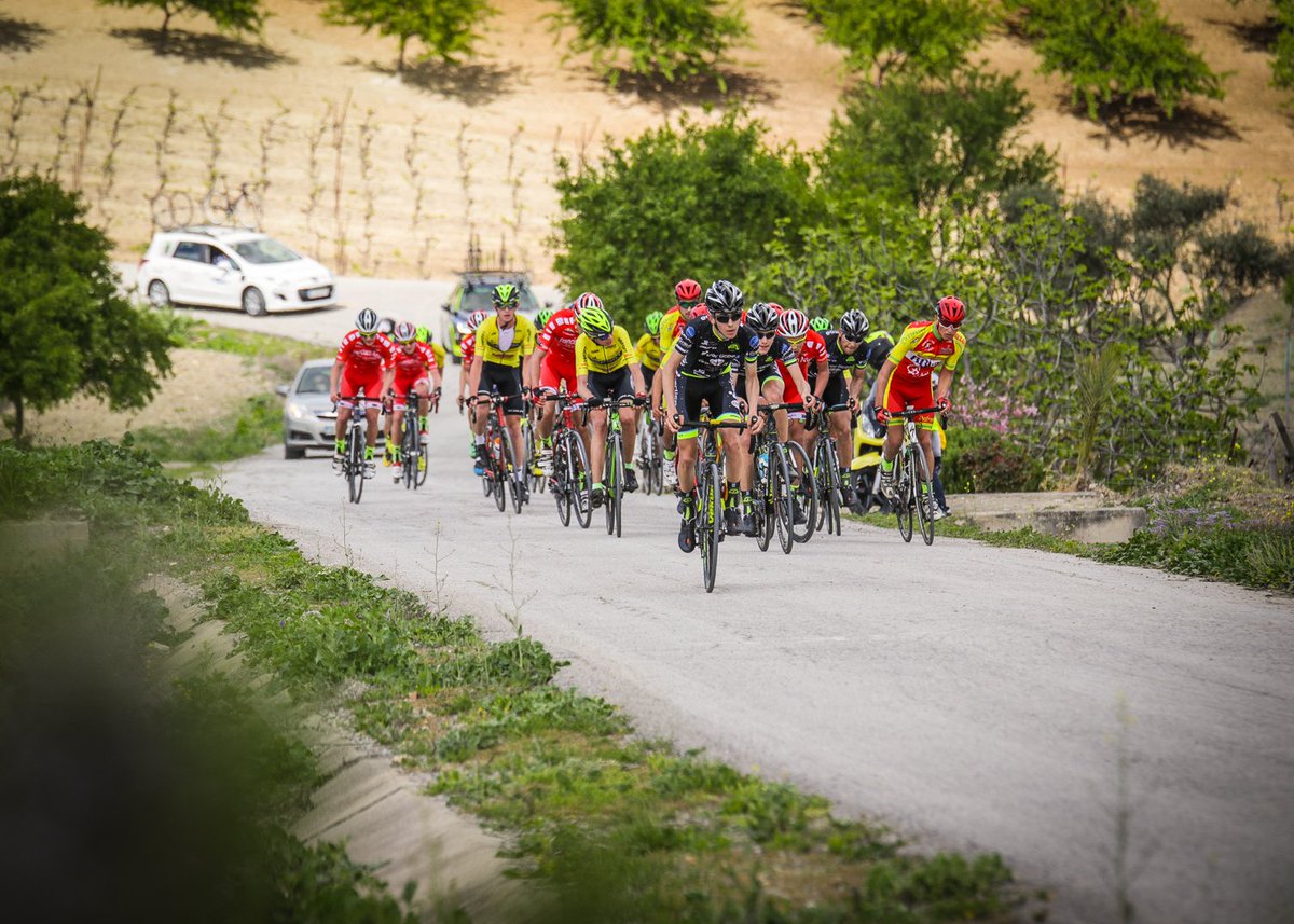 deportechiclana's tweet photo. Victoria de la Academia José Manuel Moreno - Darío Cataldo @AcademiaJMDC en Trebujena. 
Te lo contamos en https://t.co/7MTMhhIDiB #Chiclana @JoMa_Moreno  🚴‍♂️🚴‍♂️ #Ciclismo https://t.co/9WvnYB8A94