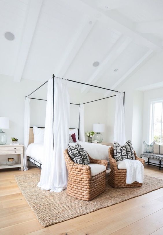 STLEGERANDVINEY's tweet image. This is where you start and end your day by putting on and taking off your shoes, throwing your handbag or jacket onto. A #chair, #ottoman or #bench is only a few examples of pieces of #furniture that you can add to the end of your #bed, and #dress it with some gorgeous #fabrics.