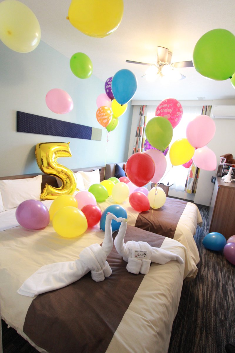 트위터의 ラグーナテンボス 님 変なホテル ラグーナテンボスでお誕生日や結婚記念日などお祝いパーティーできる 宿泊オプションが登場したよ お部屋を 風船で飾り付けして サプライズの演出をサポート ケーキはルームサービスロボがお届けします T Co 트위터의 ラグーナテンボス 님 変なホテル ラグーナテンボスでお誕生日や結婚記念日などお祝いパーティーできる 宿泊オプションが登場したよ お部屋を 風船で飾り付けして サプライズの演出をサポート ケーキはルームサービスロボがお届けします T Co