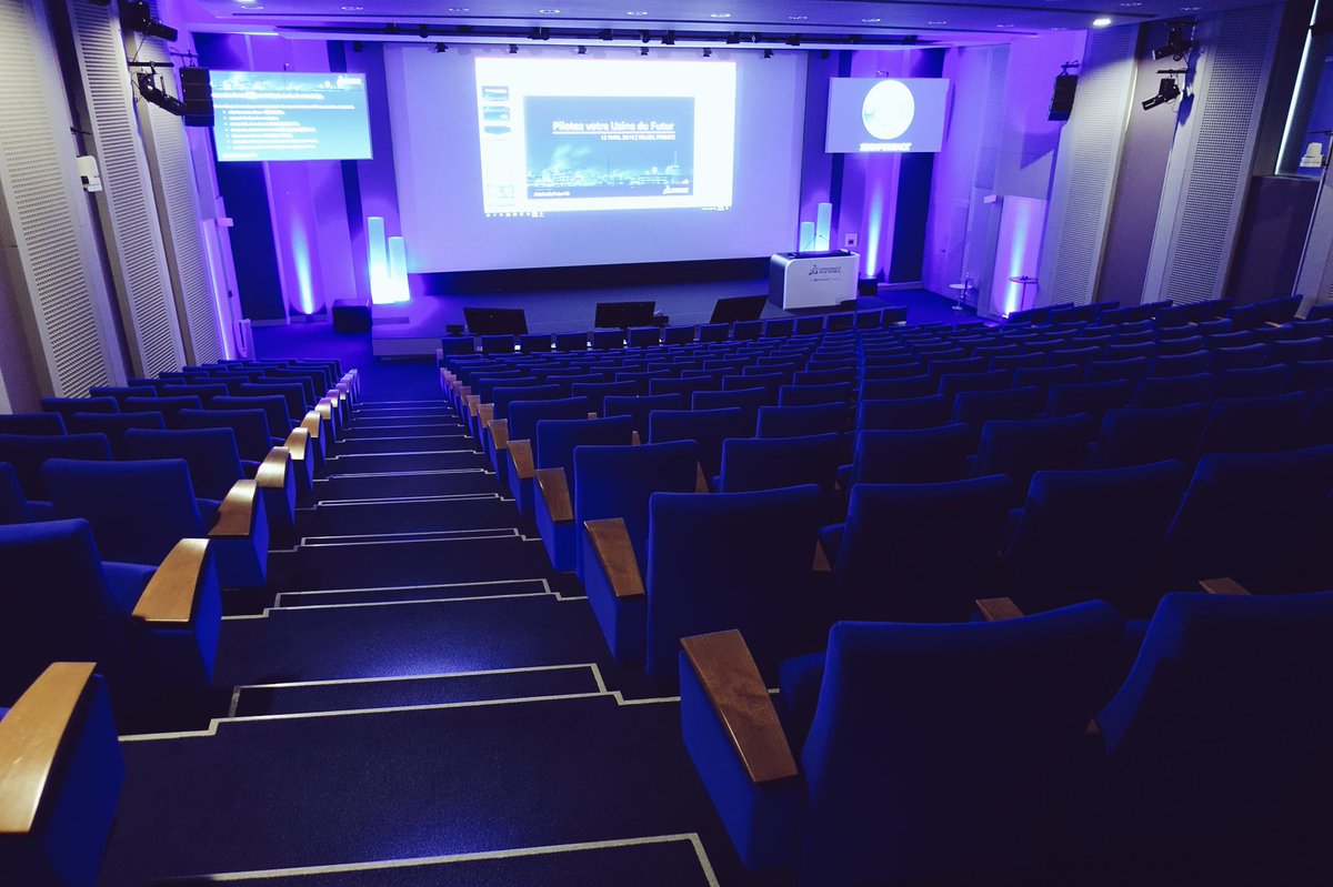 3DSfrance's tweet photo. [#UsineDuFutur18] Dans 30 minutes sur le campus 3DS a lieu la journée “Pilotez votre Usine du Futur”. Experts de l’#industrie, de la #transfonum, de la #supplychain et plus généralement du monde du #manufacturing se réunissent pour échanger sur l’#usine de demain. @3DSdelmia https://t.co/anAOXORdA9