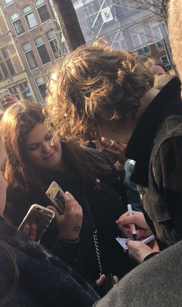 sally |✨ tweet media