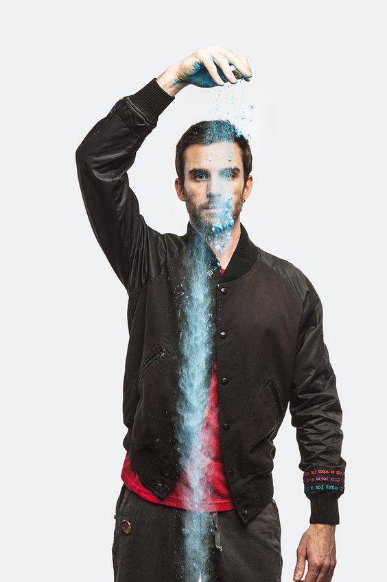 Coldplay\s handsome bassist guitarist Guy Berryman turns 40 today. 

Happy Birthday to our talented musician. 