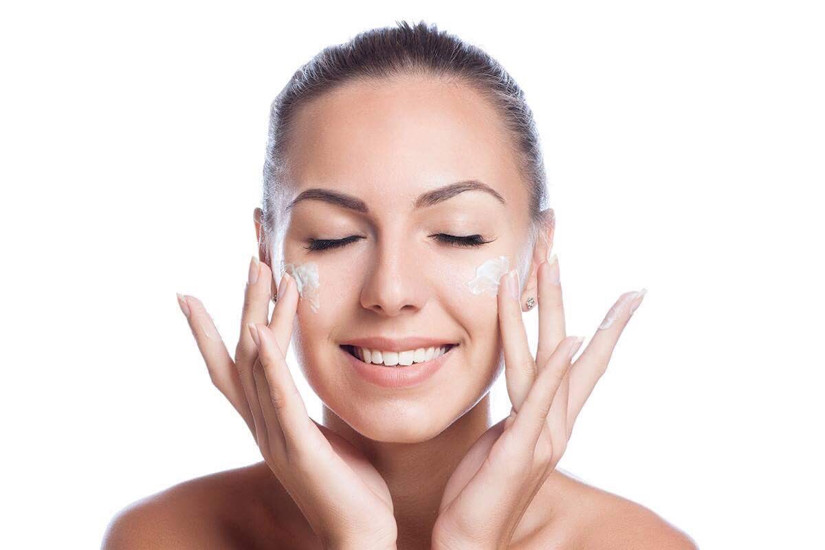 AestheticBC's tweet photo. Did you know that as part of our ´#LunchtimeCosmeticClinic´, we can provide a full range of #NonInvasive #SkinTreatments. From #Freckles and #BrokenCapillaries to ScarReversal and SkinRejuvenation; we offer a comprehensive #DermalCare portfolio.
https://t.co/w0YWmvxFlu https://t.co/UOquILTg2p