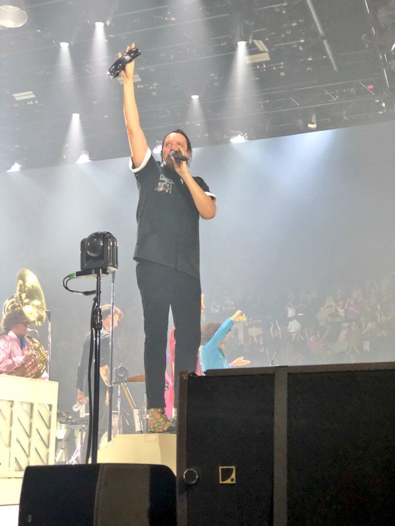 nadyawithawhy's tweet photo. Might as well just f*ck everything off and die now. I’ve seen the best there is to see. The level of euphoria seeing  @arcadefire last night in Wembley was insane. Thank you for blessing each one of my senses. You are incredible. #InfiniteContentLondon #ArcadeFire https://t.co/k6p6IjMrDs
