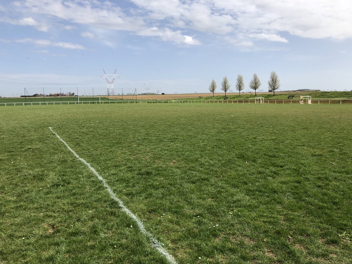 p2j_fr's tweet photo. C’est sur ce terrain que sévit @RockMySofa avec sa team du @cll_fc ! Il nous raconte tout sur @sacha_cohen8, @Rikirixx et #JustinToujoursHorsJeu...
Un hors série plein de (p’tites) fraîcheur poke @aminp2j
https://t.co/G1PSKK7hdB https://t.co/Z7fzH335it
