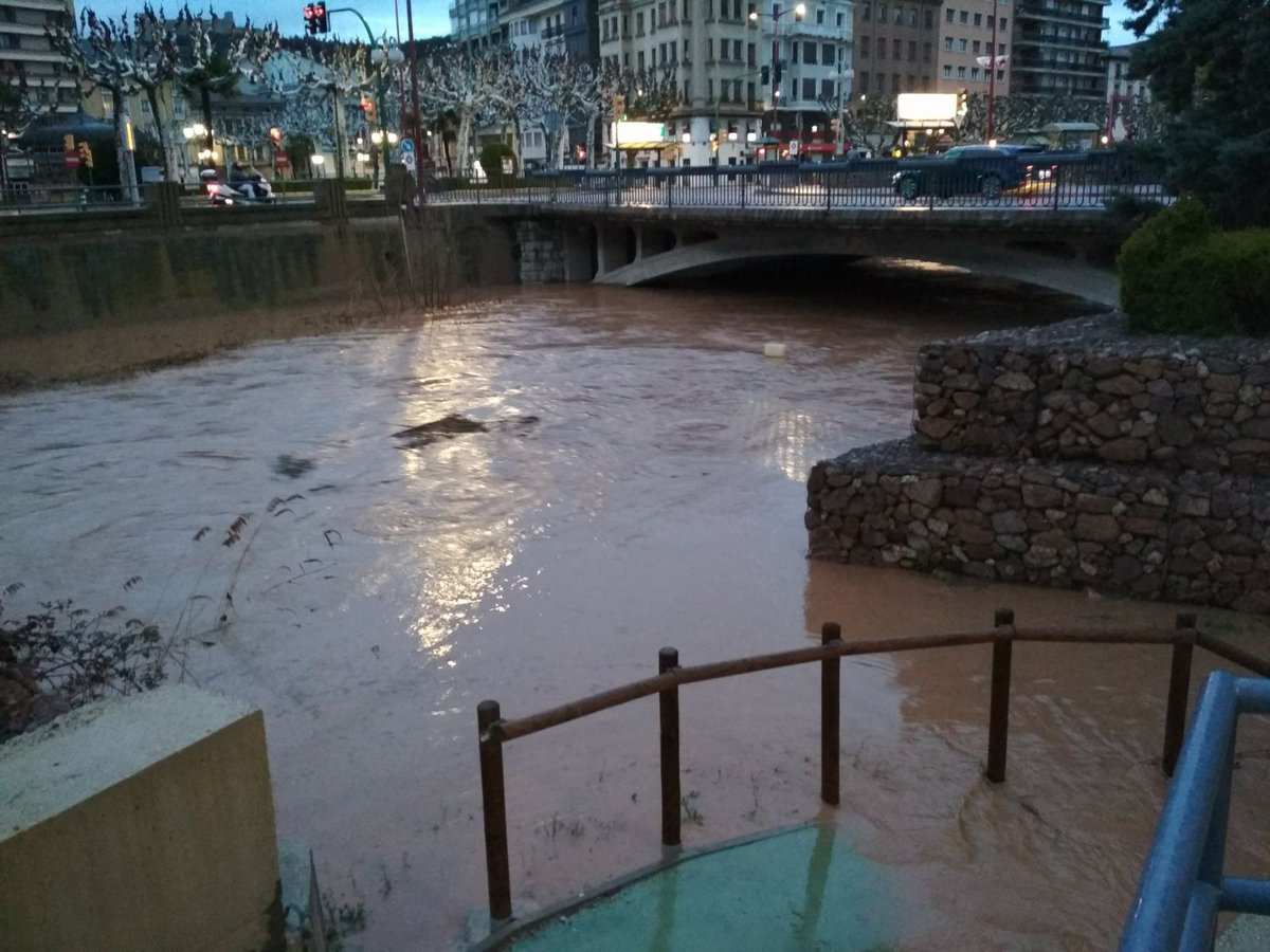 Javier_GS92's tweet photo. Rio Jalon a su paso por Calatayud @MeteoCalatayud https://t.co/lnkjZzL1U2