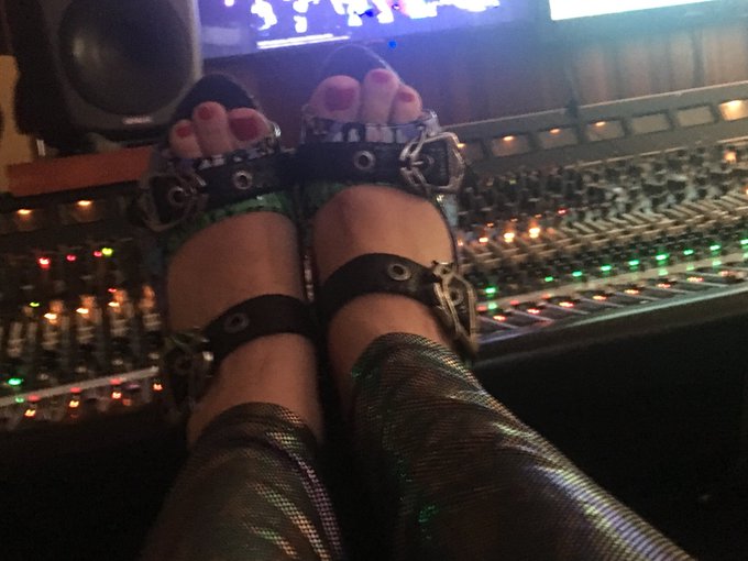 Which do you like more? My pretty #toes or #cameltoe https://t.co/3EAt3V24z8<a href="/tag/toes"class="tags">#toes</a><a href="/tag/cameltoe"class="tags">#cameltoe</a>