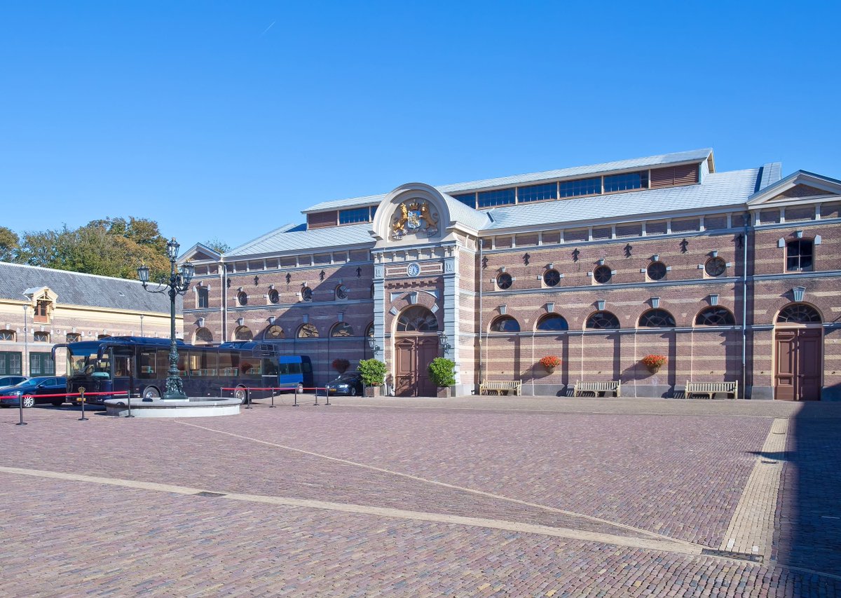 thisisthehague's tweet photo. Alert! Paleis Noordeinde en de Koninklijke Stallen worden deze zomer weer een aantal dagen opengesteld voor het publiek >> https://t.co/xGynPZvnck https://t.co/Sbe63Qs0hP