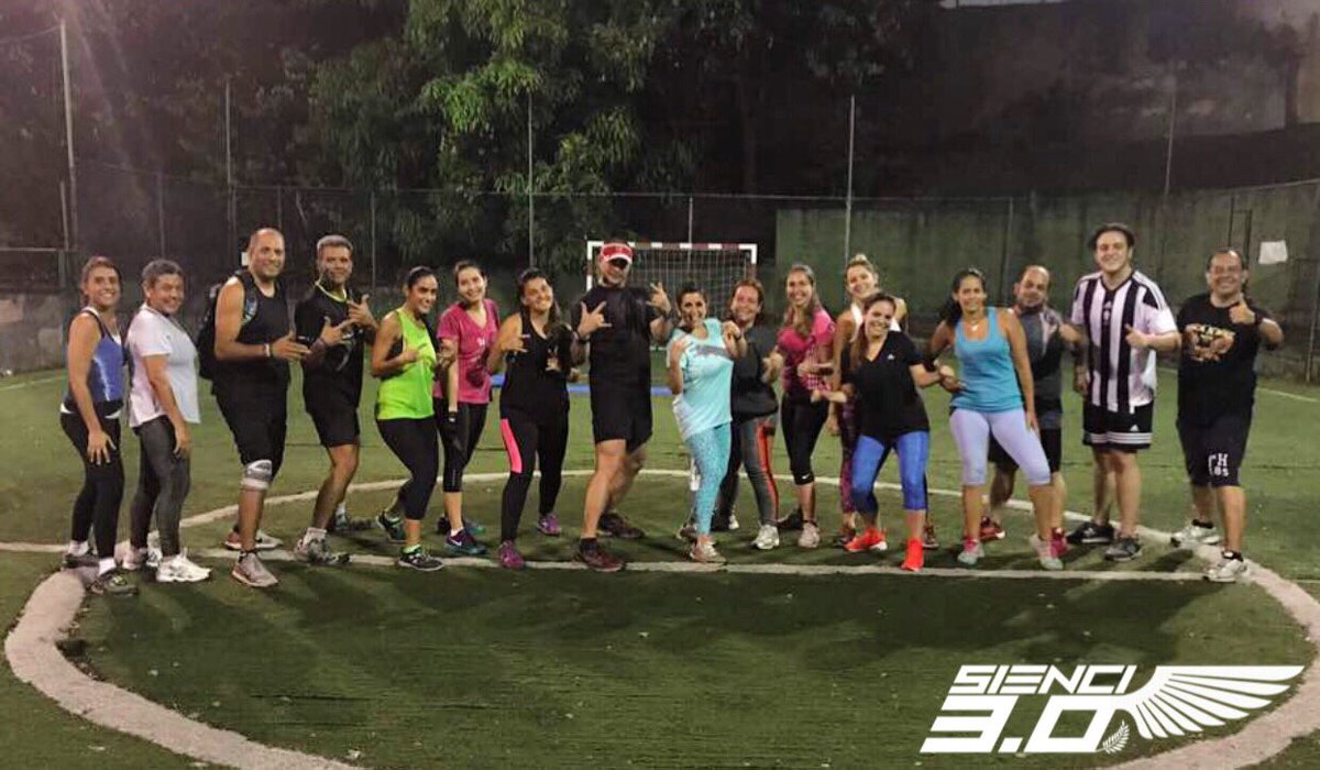 Excelente noche de #TrainingCamp 
#TeamSIENCI