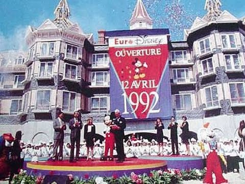 Disneyfansparis's tweet photo. Le 12 avril 1992 inauguration d'Eurodisney 🎂✨ 
#DisneylandParis26 https://t.co/3qlP1YeTqw