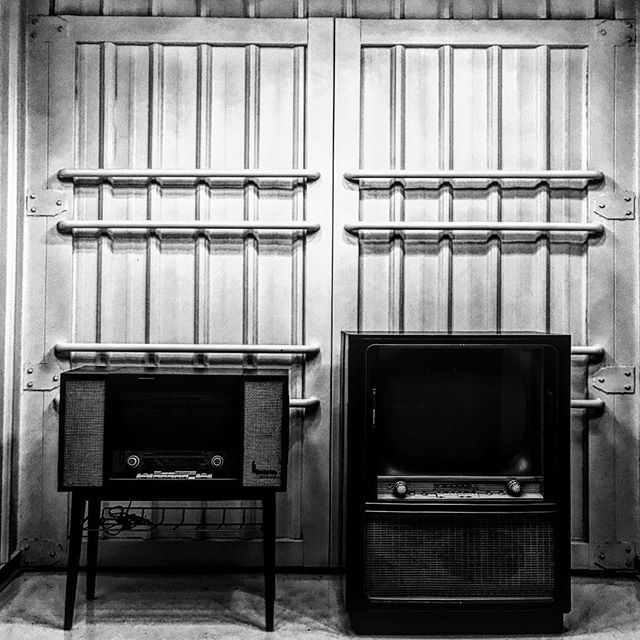moogostudios's tweet photo. #blackmirror in the 60s
·
#tv #television #vintage #antique #60s #netflix https://t.co/h5kCtOIkGn https://t.co/pJQP5OzL32