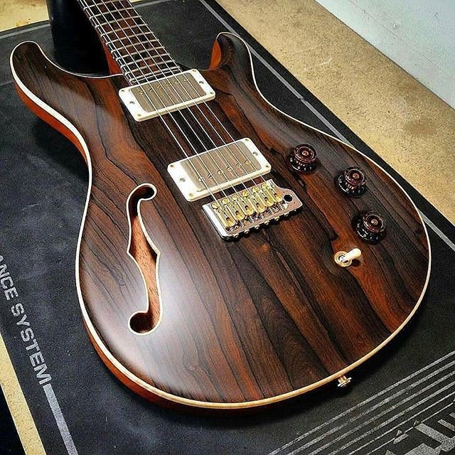 Reposting @cbianchimusic:
Regrann from @6stringsdaily - 🎸Beautiful guitar😍
👉Follow @6stringsdaily👈
⚠ #6stringsdaily ⚠
📷 @robcappelletti
#music #guitar #rock #wood - #regrann