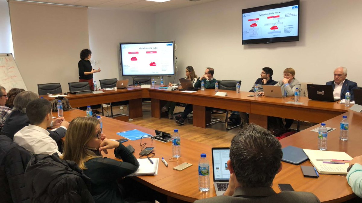 ceempresarial's tweet photo. La vulnerabilidad de las empresas en materia de seguridad de la información centró la segunda sesión de la Cátedra CE Consulting Empresarial de @La_UPM.
La #ciberseguridad, principal preocupación de las empresas.
 #pymes #RGPD
https://t.co/ONGBCM6wHD https://t.co/R0s0r6qMyU