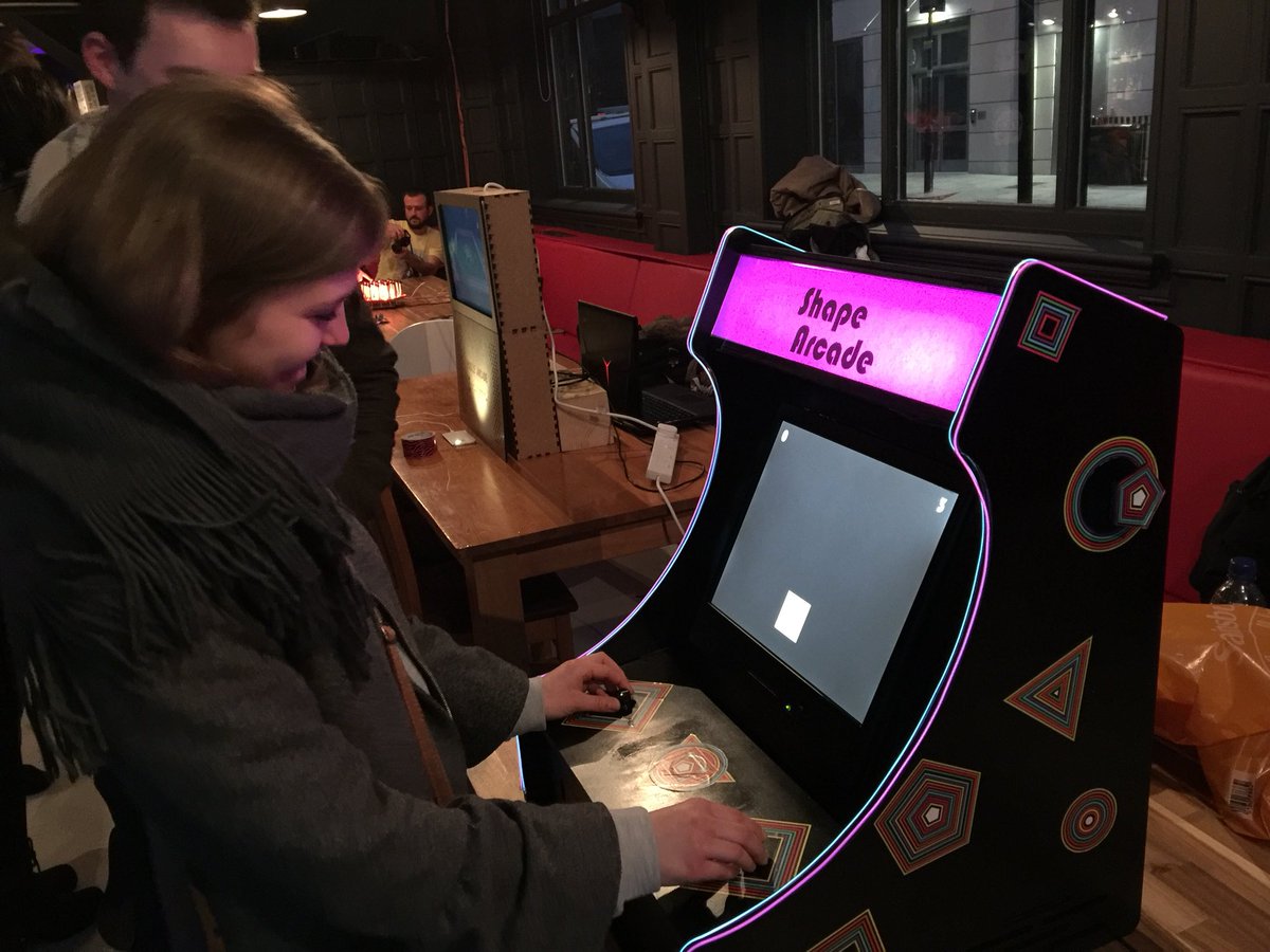 mattdeline's tweet photo. I had such a wonderful time sharing Shape Arcade at @altctrlparty last night! Thank you to everyone who came to play. Serious question, who on earth managed to get 72950 points?!? ๐ฑ๐ณ๐ #altctrlparty #londongamesfestival #shapearcade https://t.co/GrxWmD8Vx7