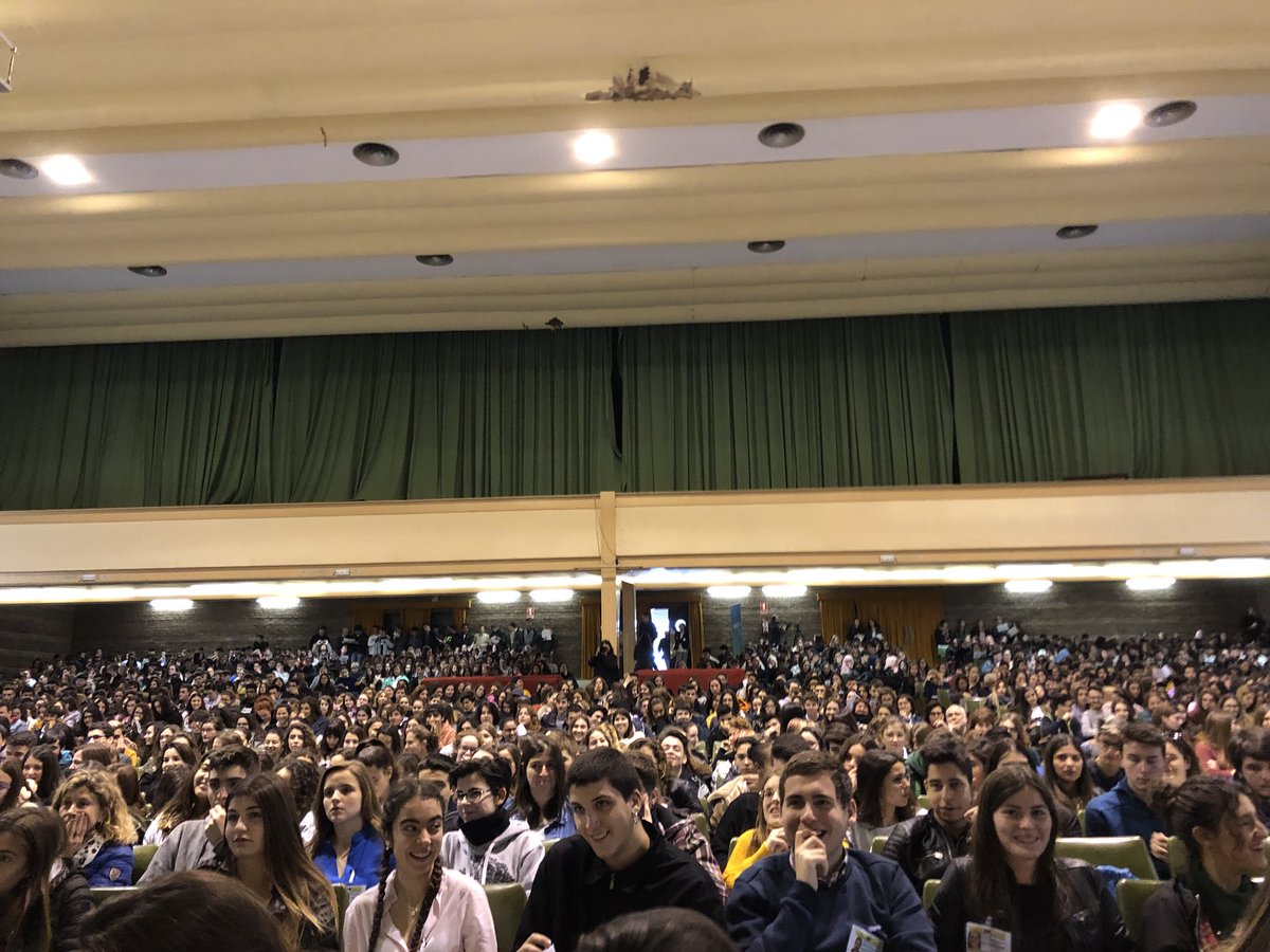 EvaCanalsGil's tweet photo. La sala plena de gom a gom en la 12ena edició del #trics2018. Brutal! @aeqtonline @ensenyamentcat @universitatURV https://t.co/AKUFP3m6Fz